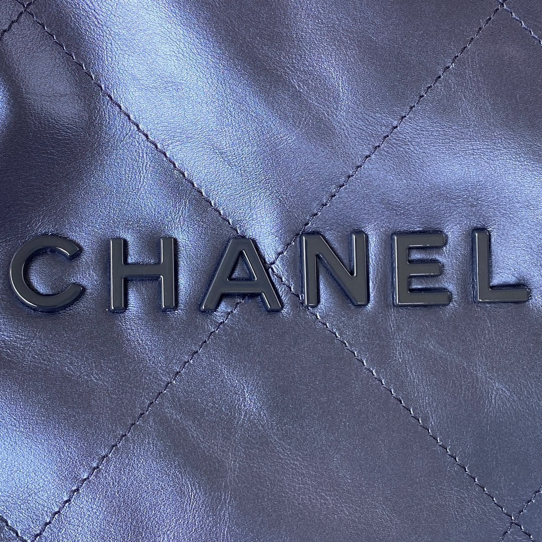 22 Large Handbags