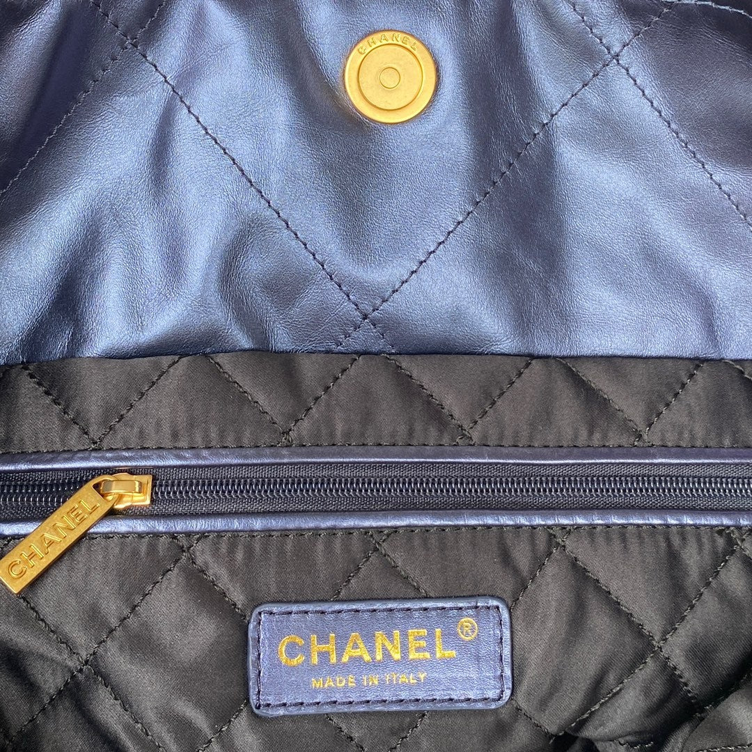 22 Large Handbags