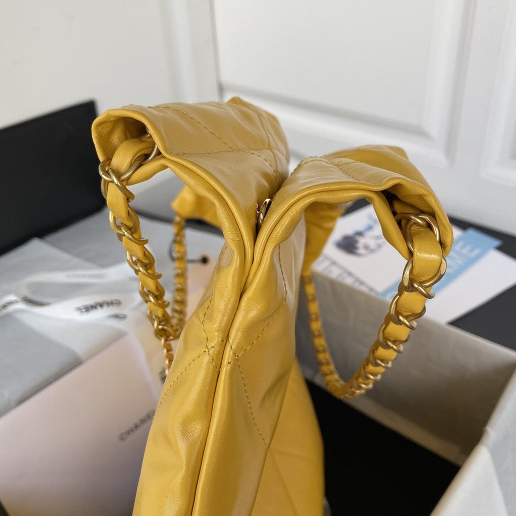 22 Large Handbags