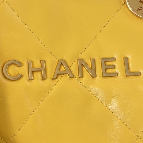 22 Large Handbags