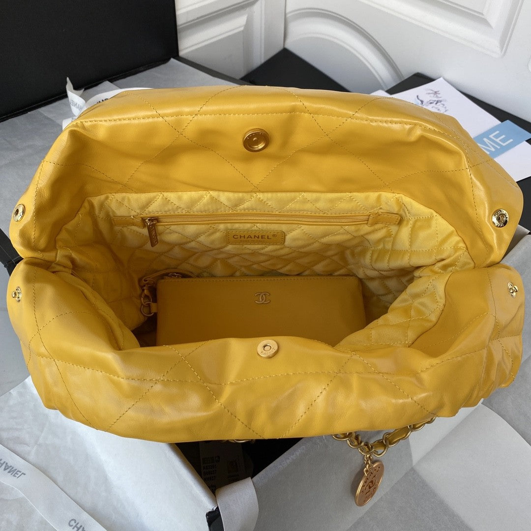 22 Large Handbags
