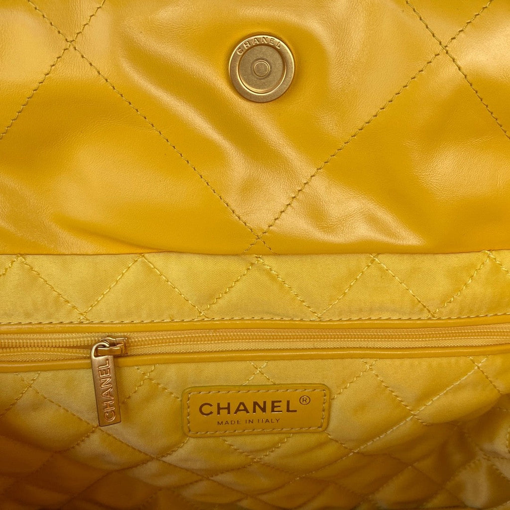 22 Large Handbags