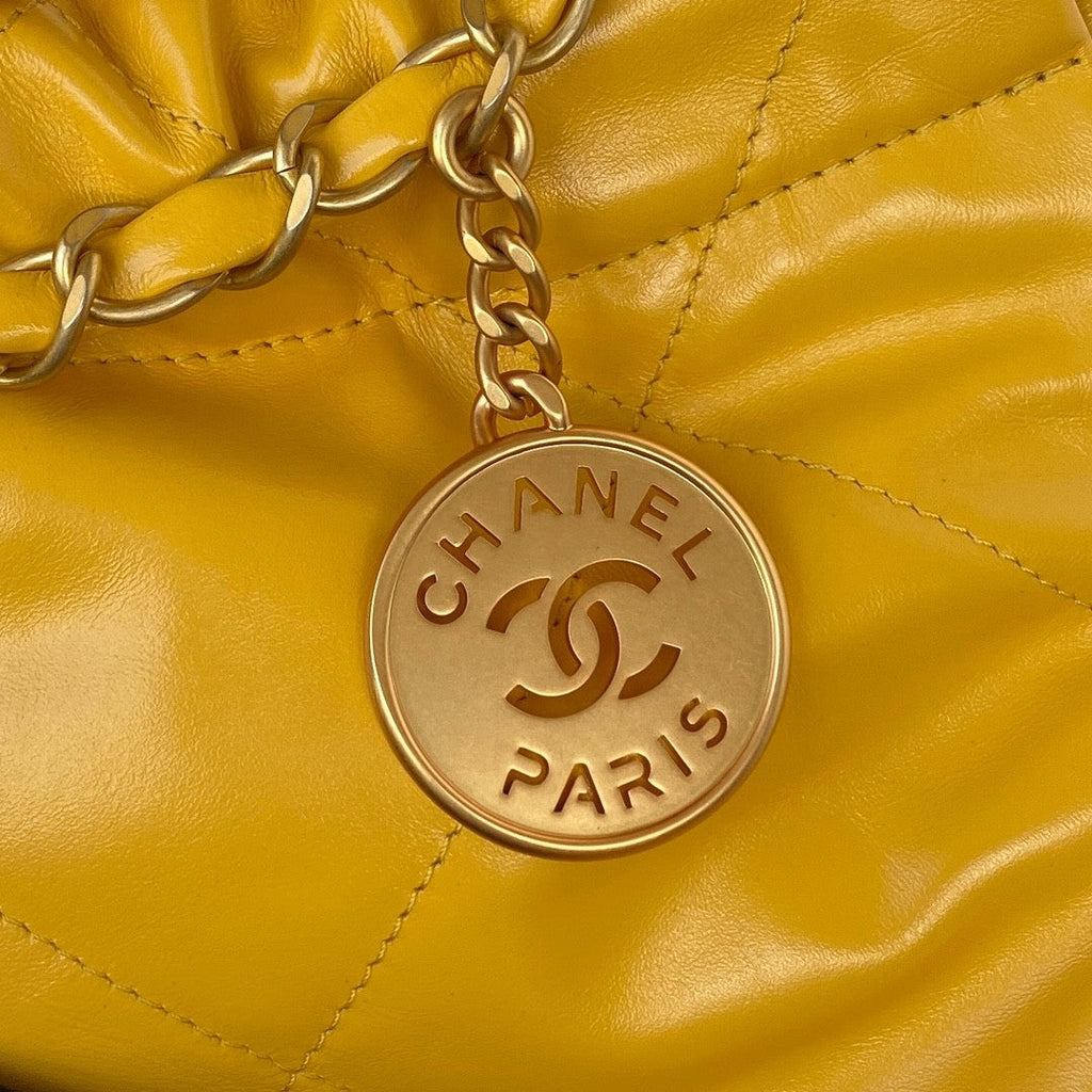 22 Large Handbags