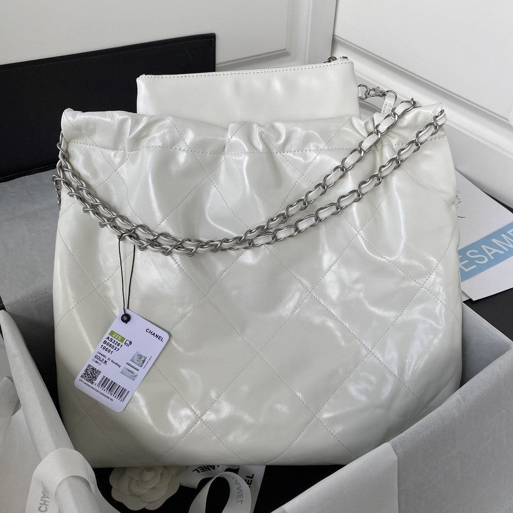 22 Large Handbags