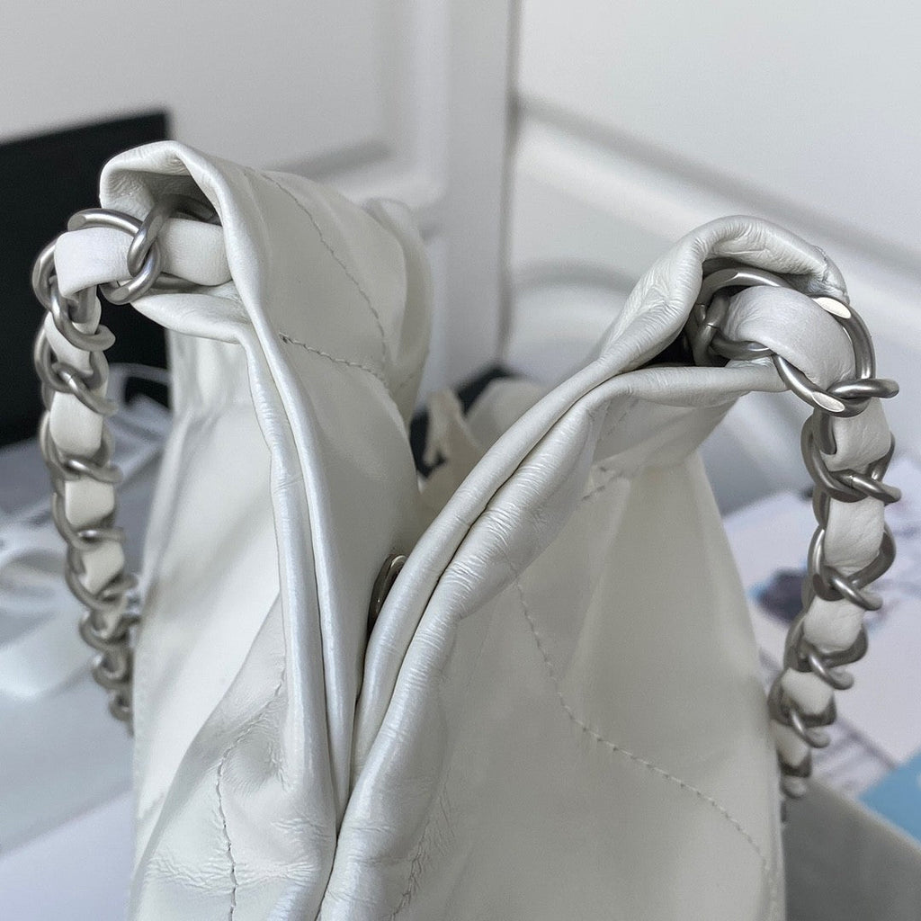 22 Large Handbags