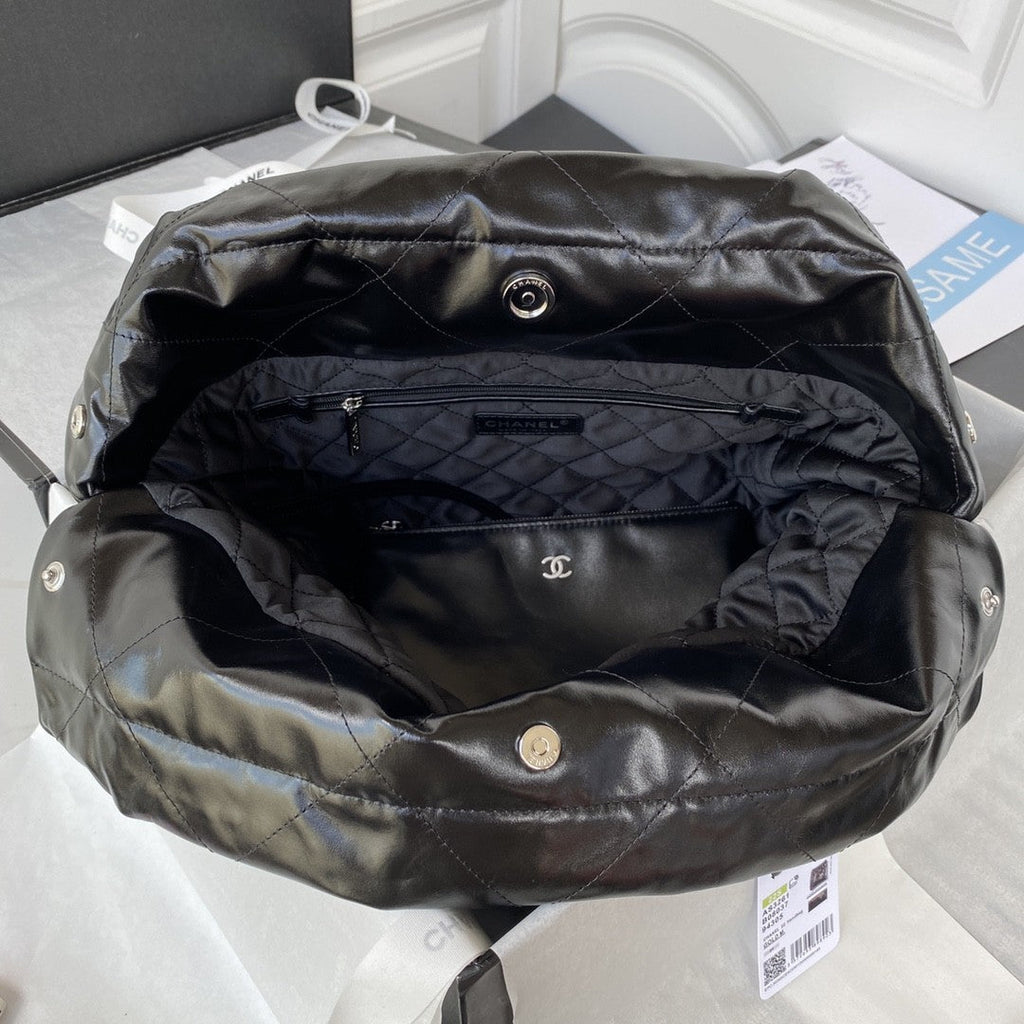 22 Large Handbags