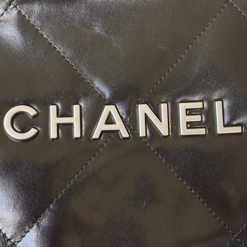 22 Large Handbags