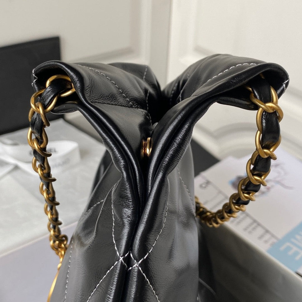 22 Large Handbags