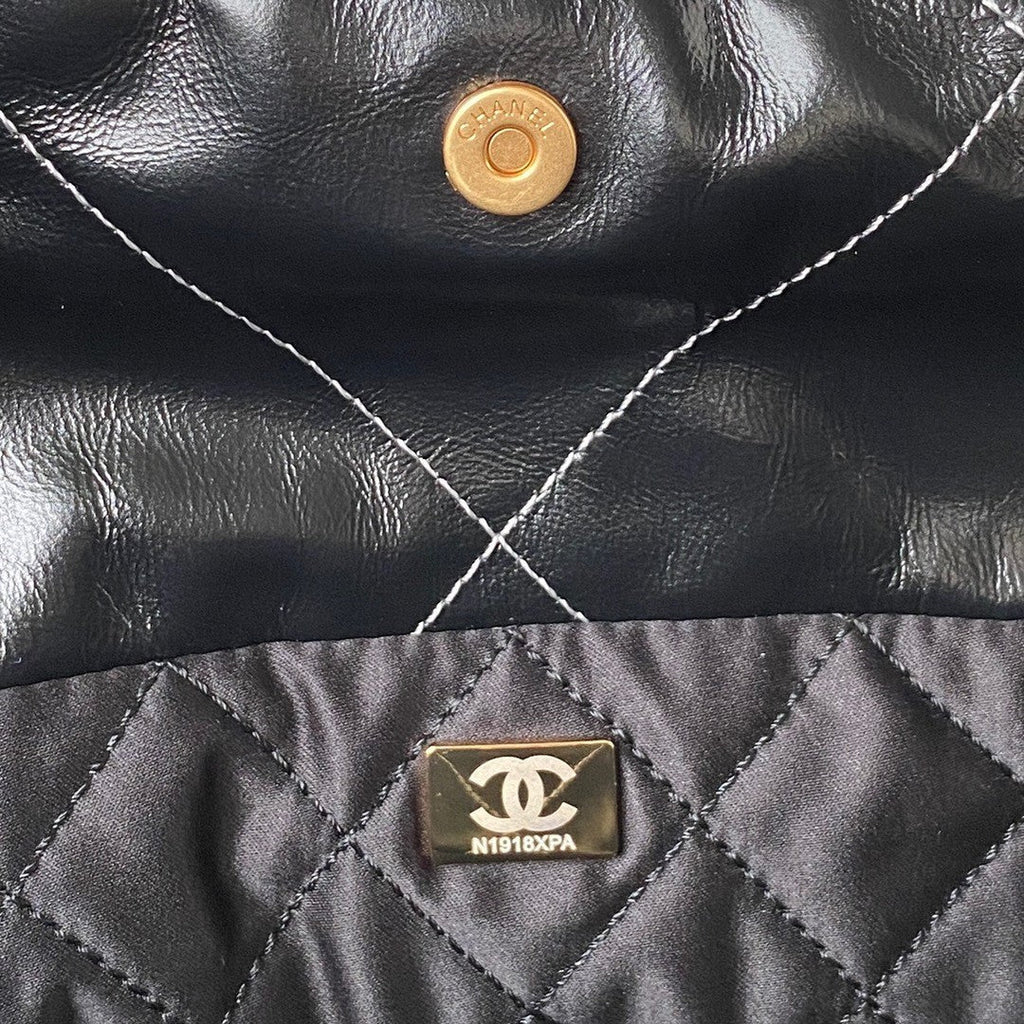 22 Large Handbags