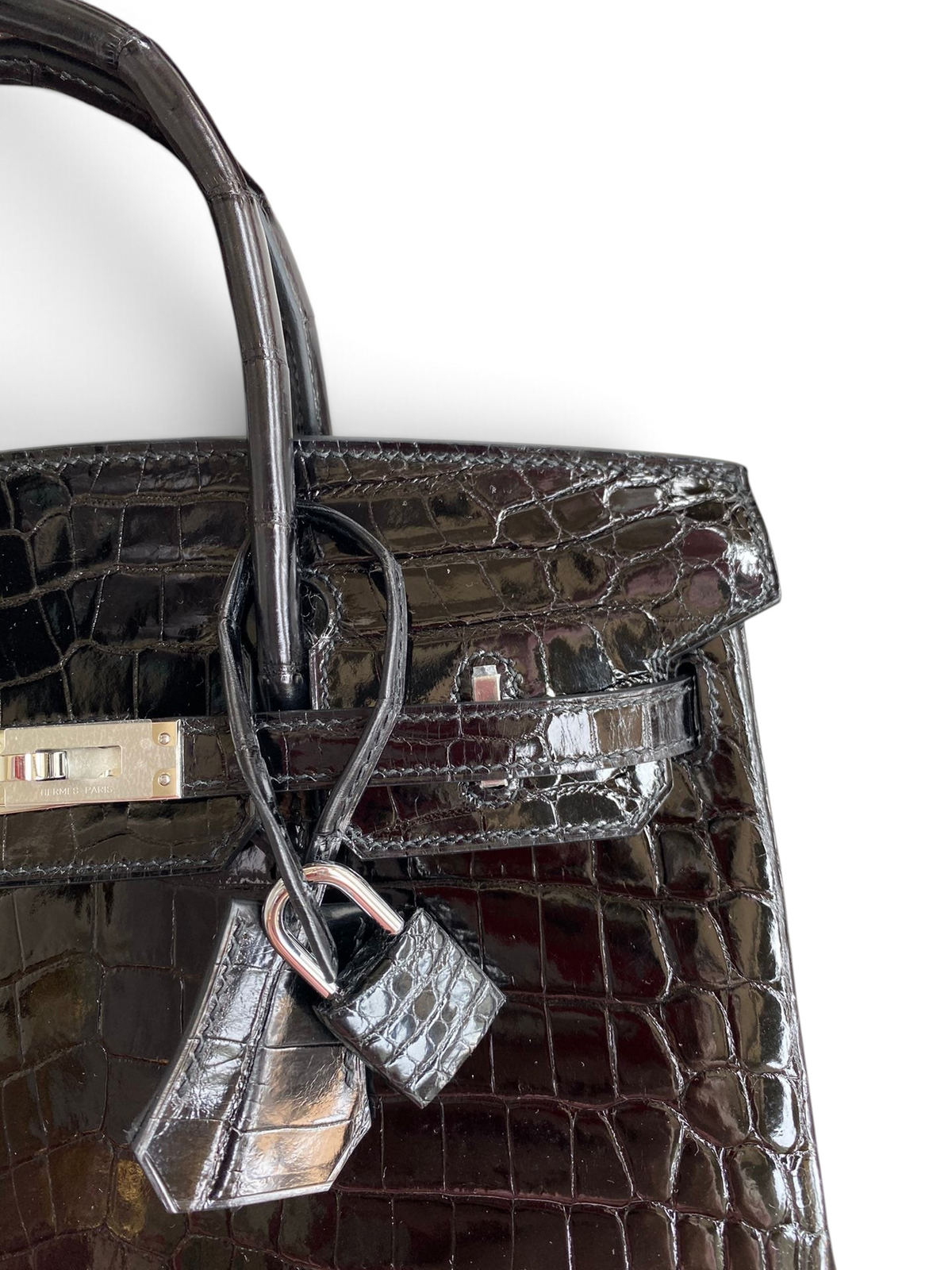 SWORD LUXURY siyah timsah derisi görünümlü parlak Birkin 25 çanta, gümüş donanımlı, kilit ve anahtarlı.