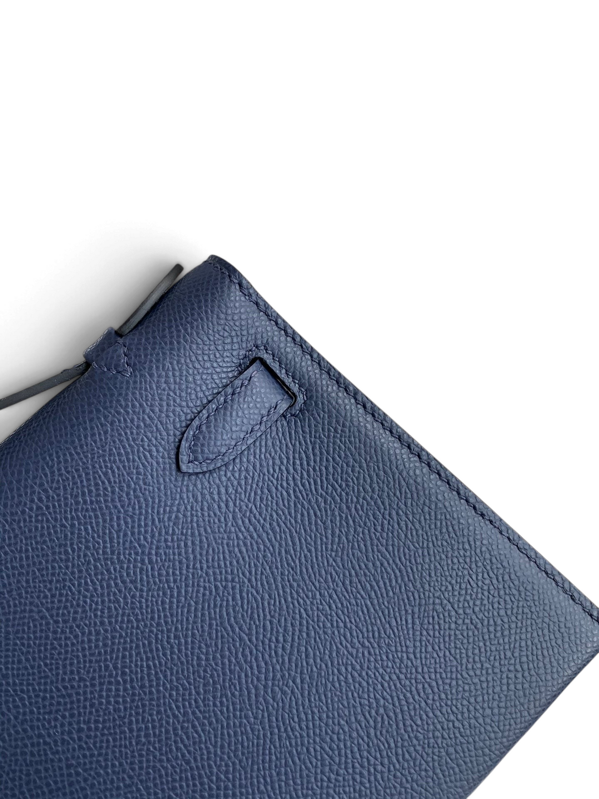 SWORD LUXURY Mini Kelly 22cm lacivert Epsom deri çanta detayı, belirgin dokulu yüzey ve hassas dikişler.