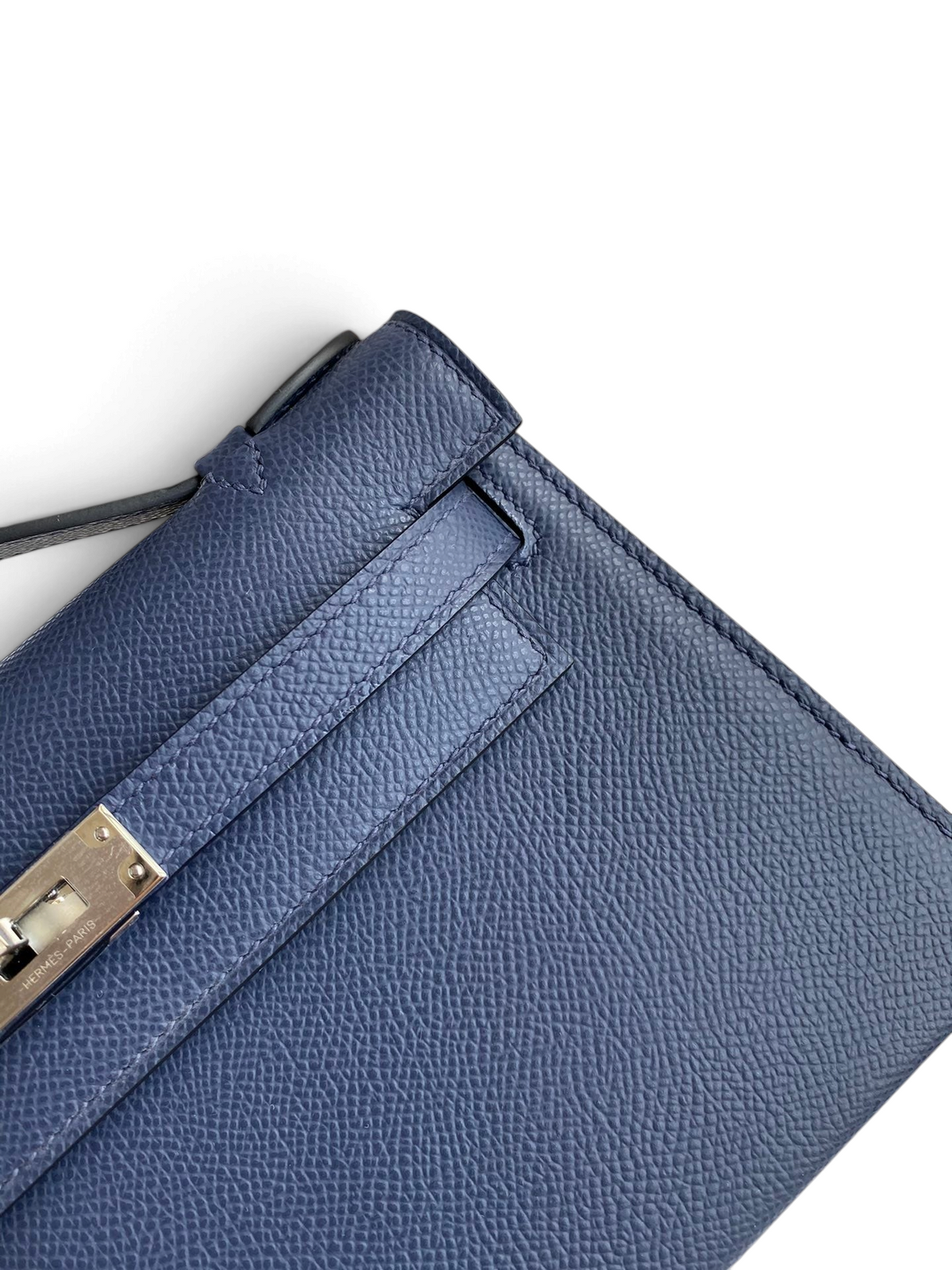 SWORD LUXURY lacivert Epsom deri Mini Kelly 22cm çanta, metalik kilit detayı ve kaliteli dikiş yapısı ile.
