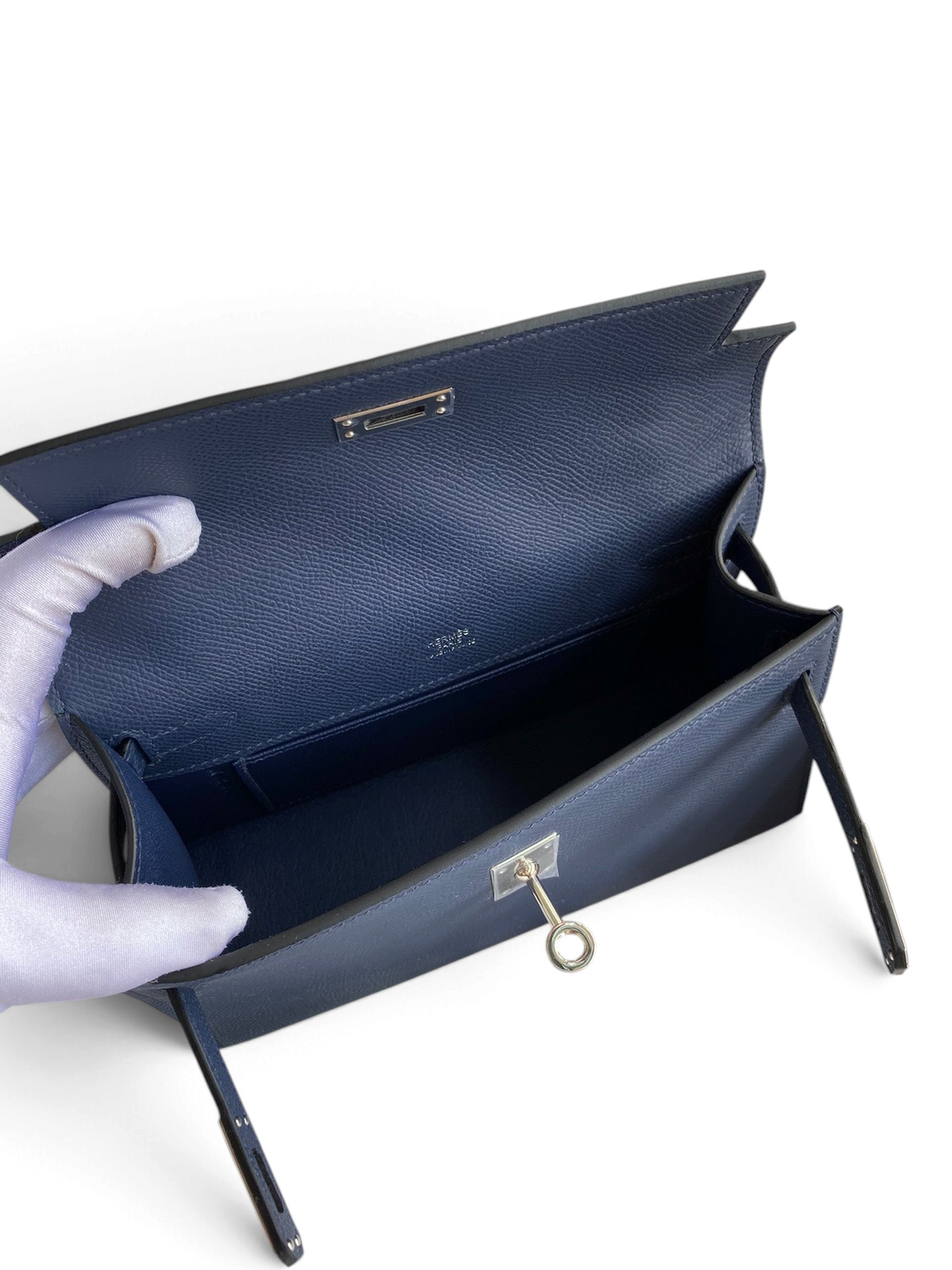 SWORD LUXURY lacivert Epsom deri 22 cm Mini Kelly çanta, iç kısmı ve gümüş renkli döner kilit detayı ile