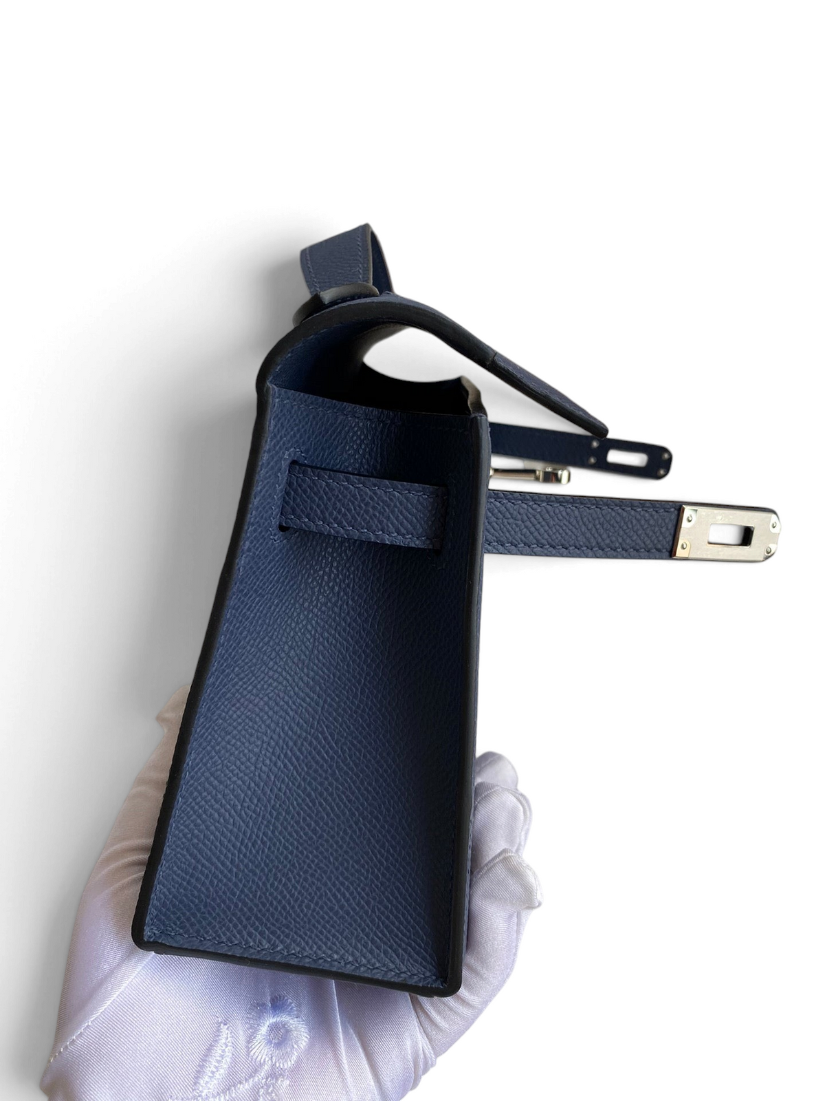 SWORD LUXURY Mini Kelly 22cm lacivert Epsom deri çanta, yandan görünüm, ikonik twist kilit detaylı