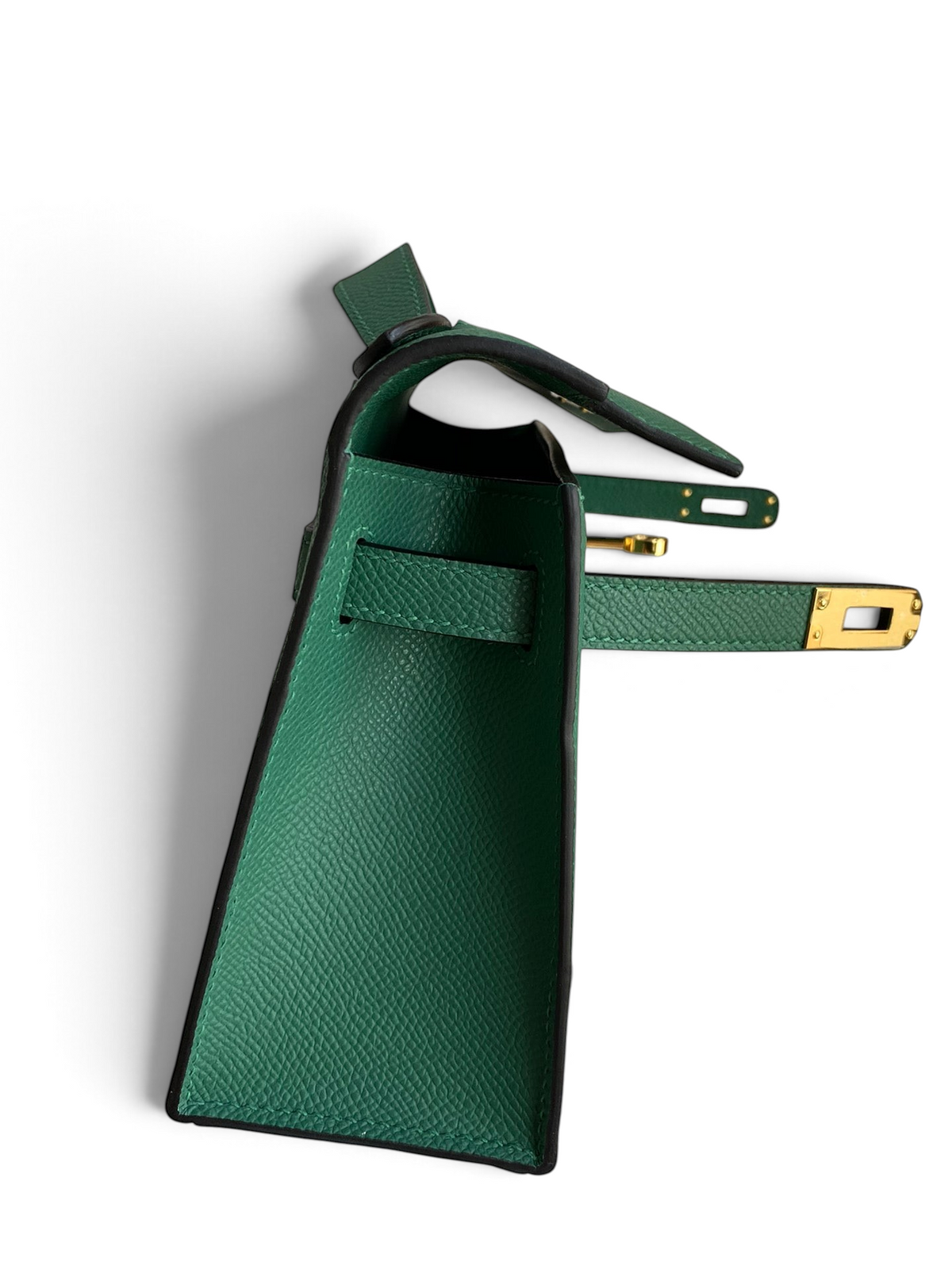 SWORD LUXURY Mini Kelly 22cm yeşil Epsom deri çanta, yan görünüm, altın renkli metal detaylar ve kutu içerisinde.