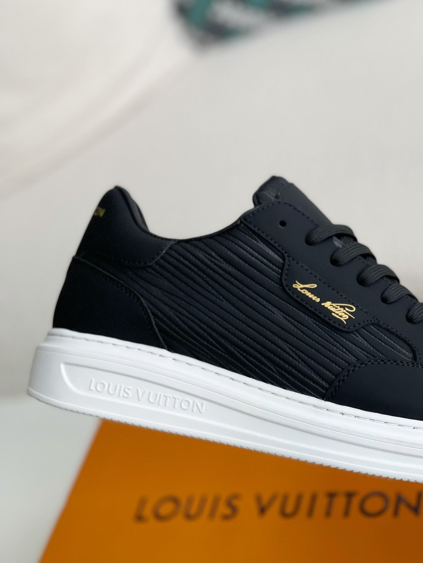 Beverly Hills Sneaker