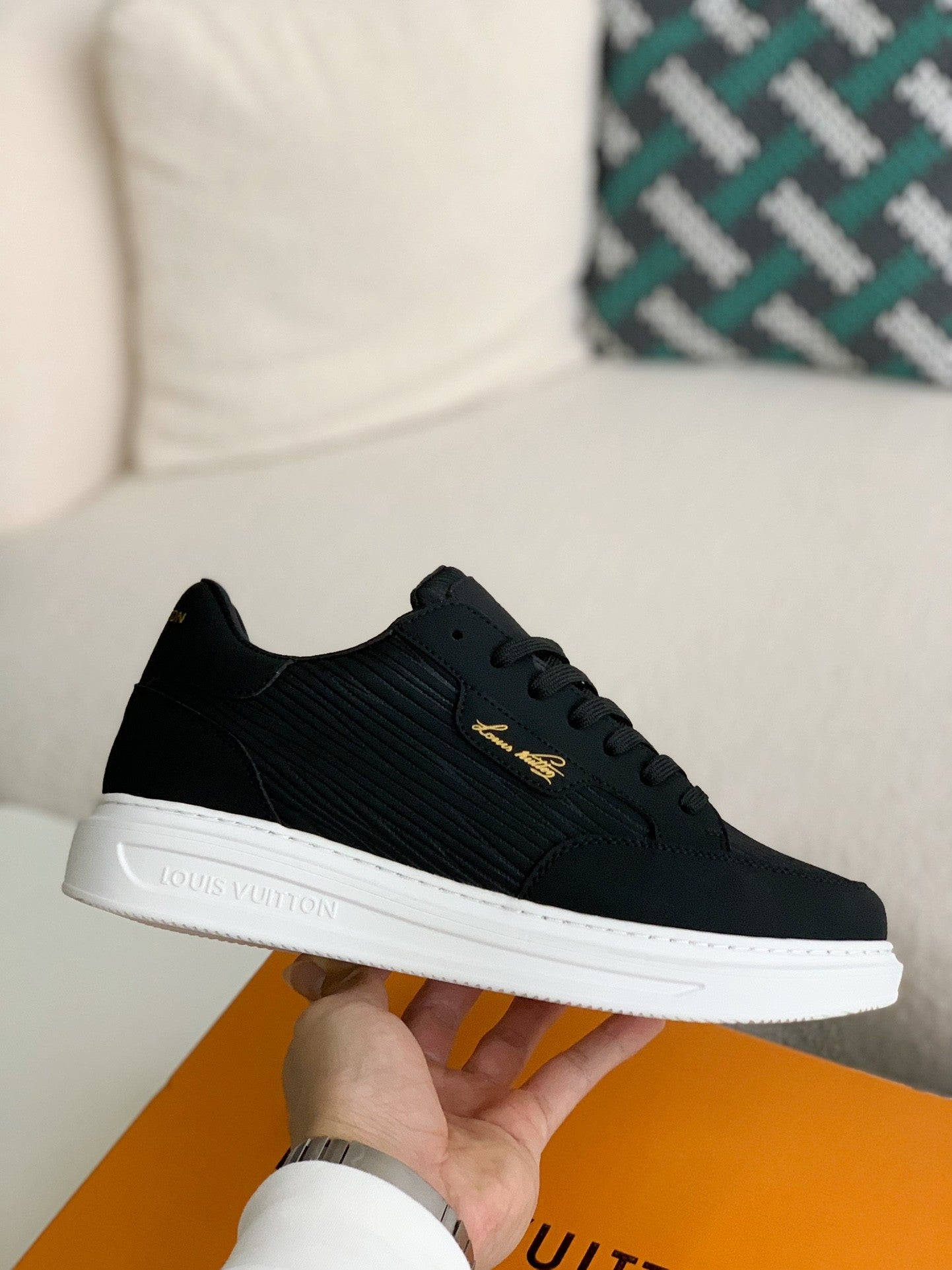 Beverly Hills Sneaker