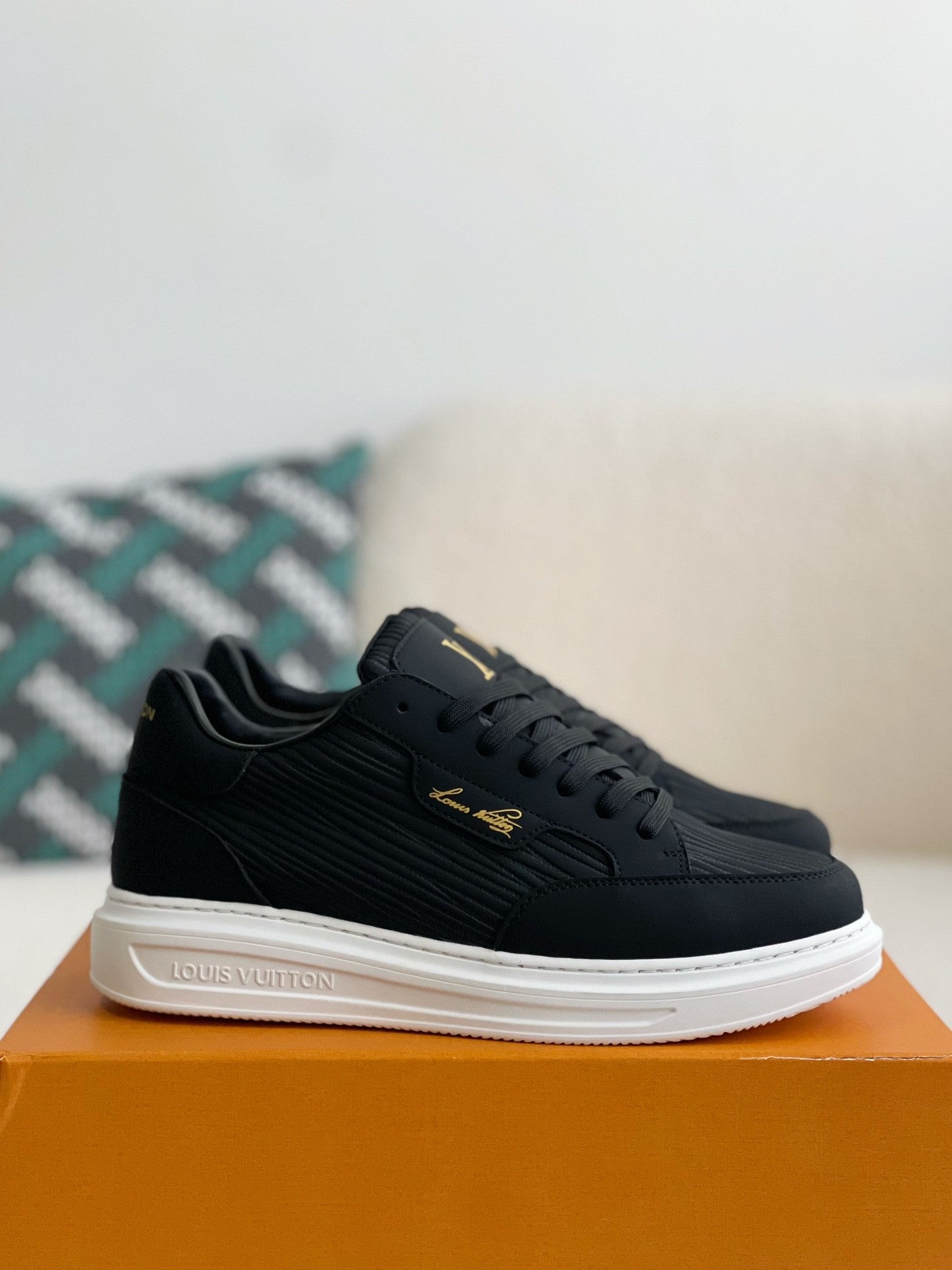 Beverly Hills Sneaker