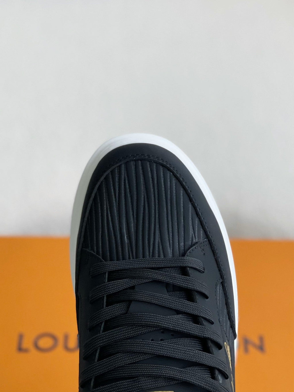 Beverly Hills Sneaker