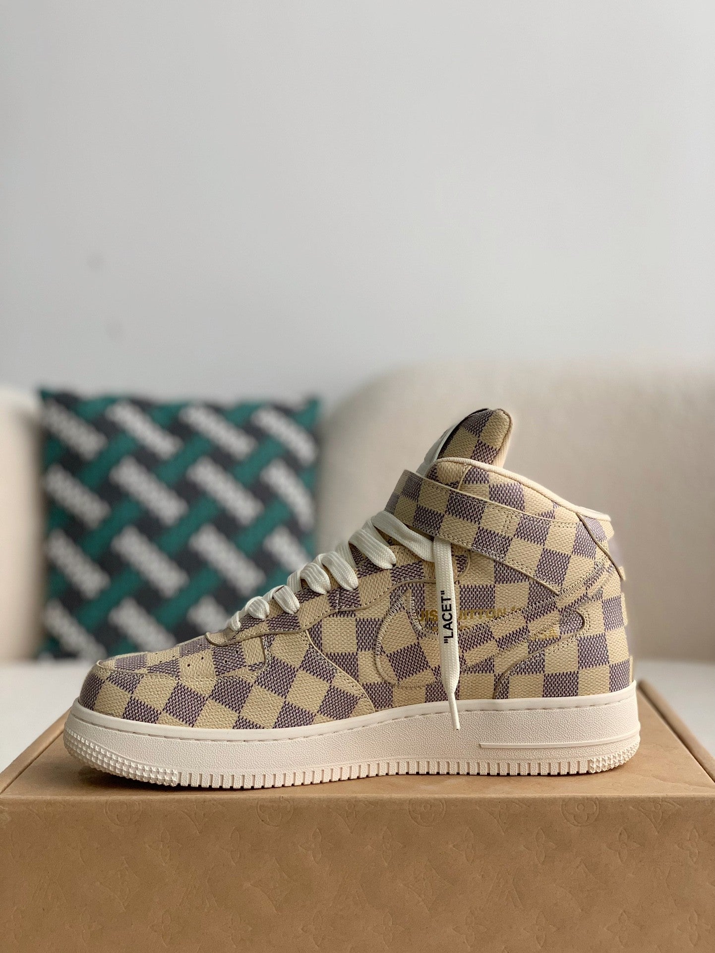 Trainer x Air High Sneaker