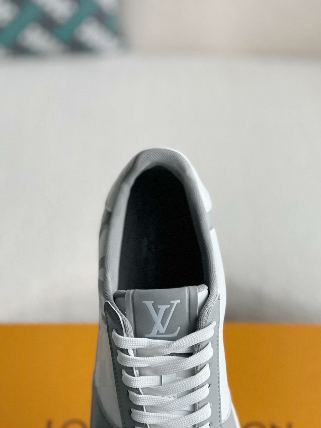 Sneaker