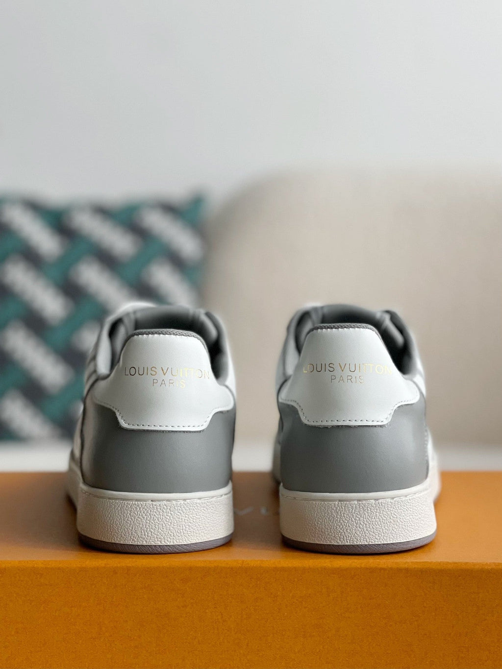 Sneaker