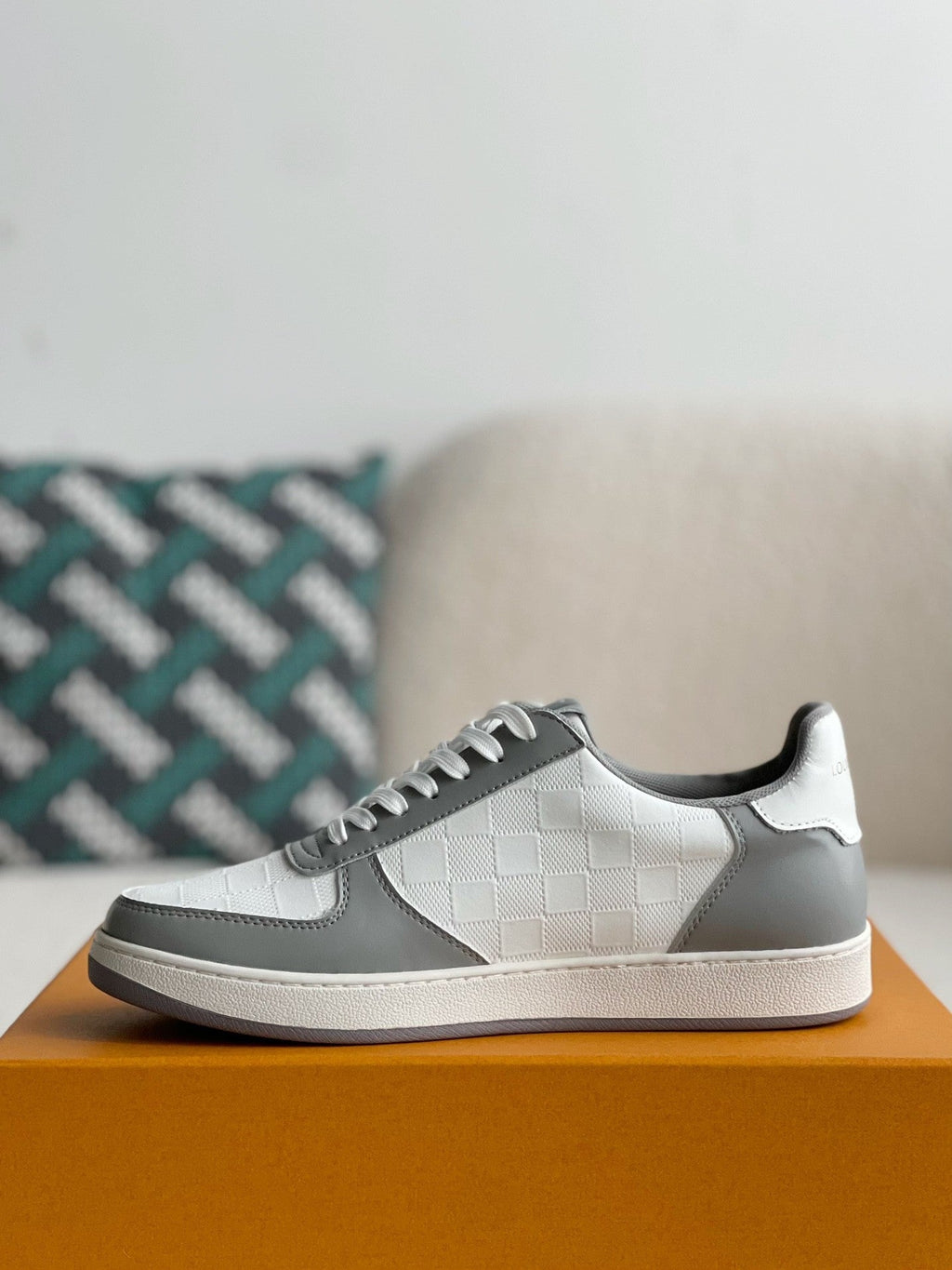 Sneaker