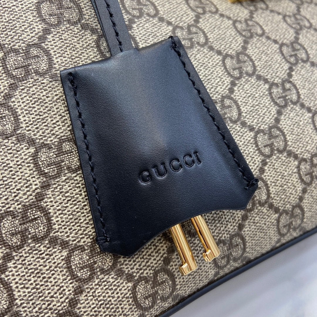SWORD LUXURY Gucci marka siyah deri anahtarlık kılıfı ve altın tonlu anahtarlar