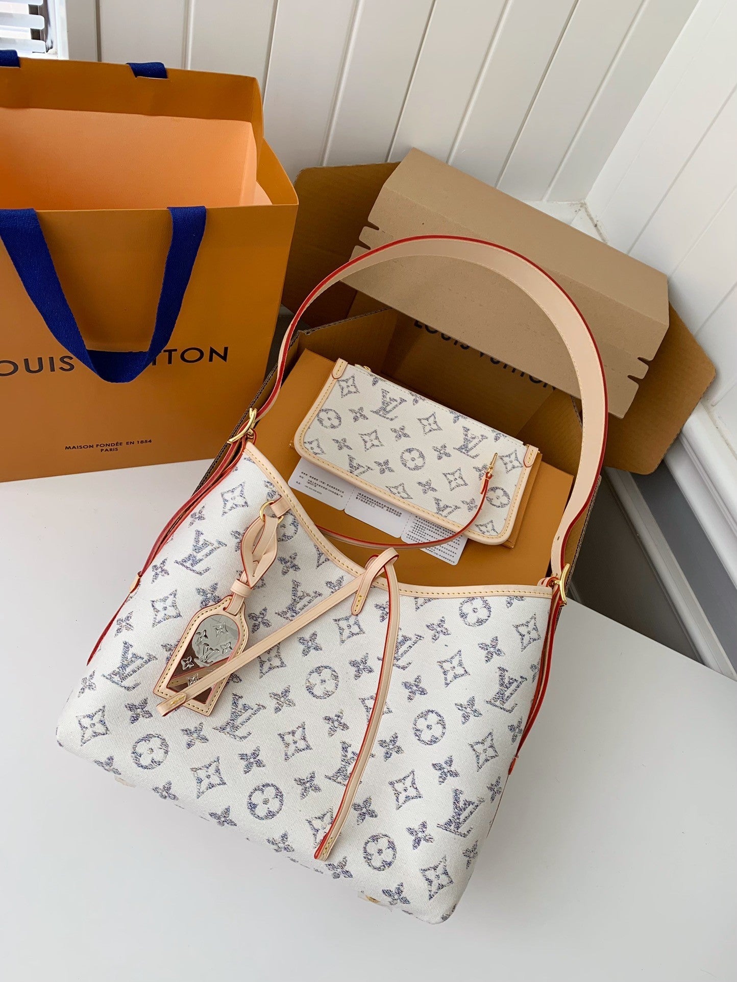 Style Carryall Small Handbag