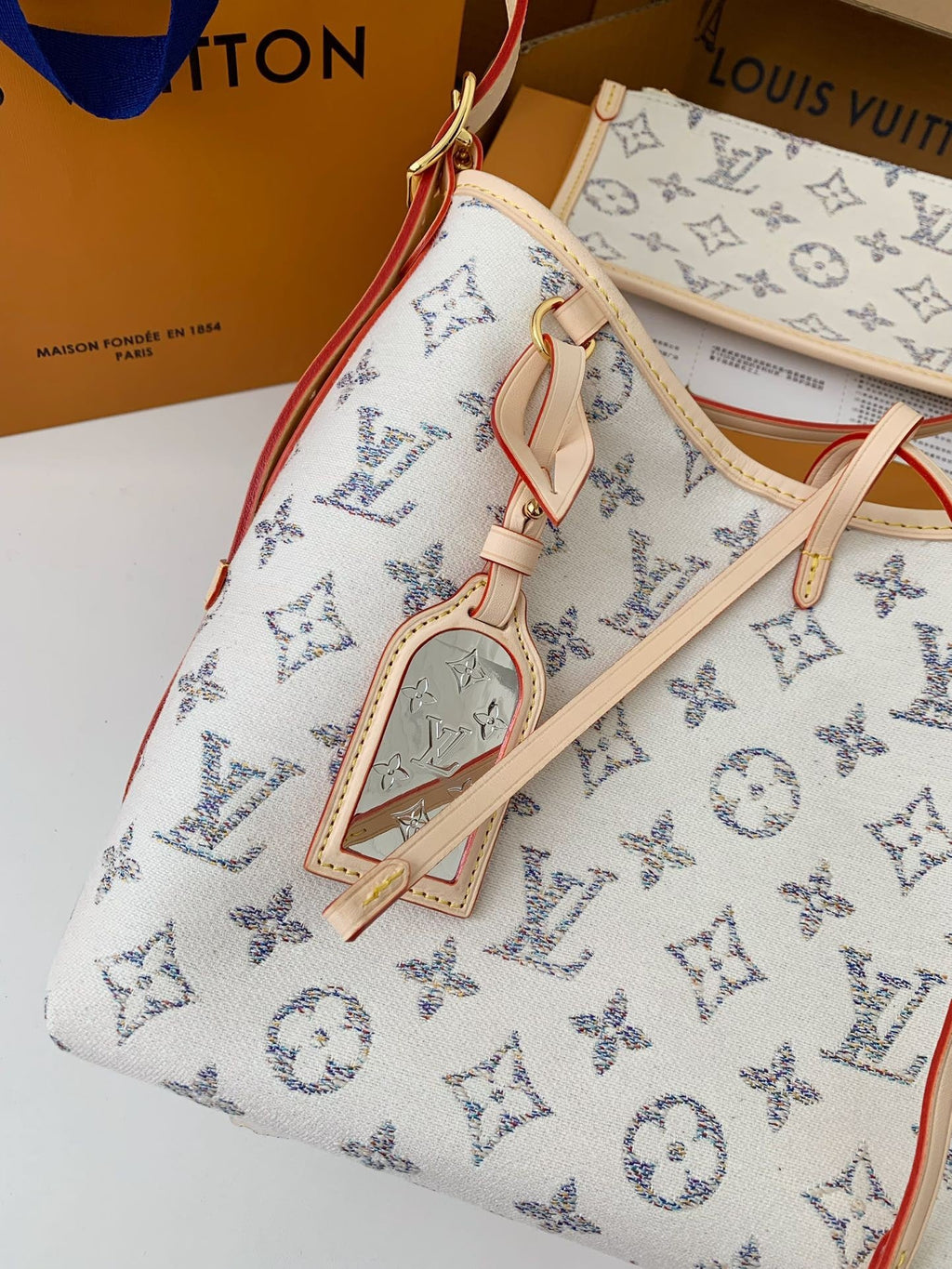Style Carryall Small Handbag
