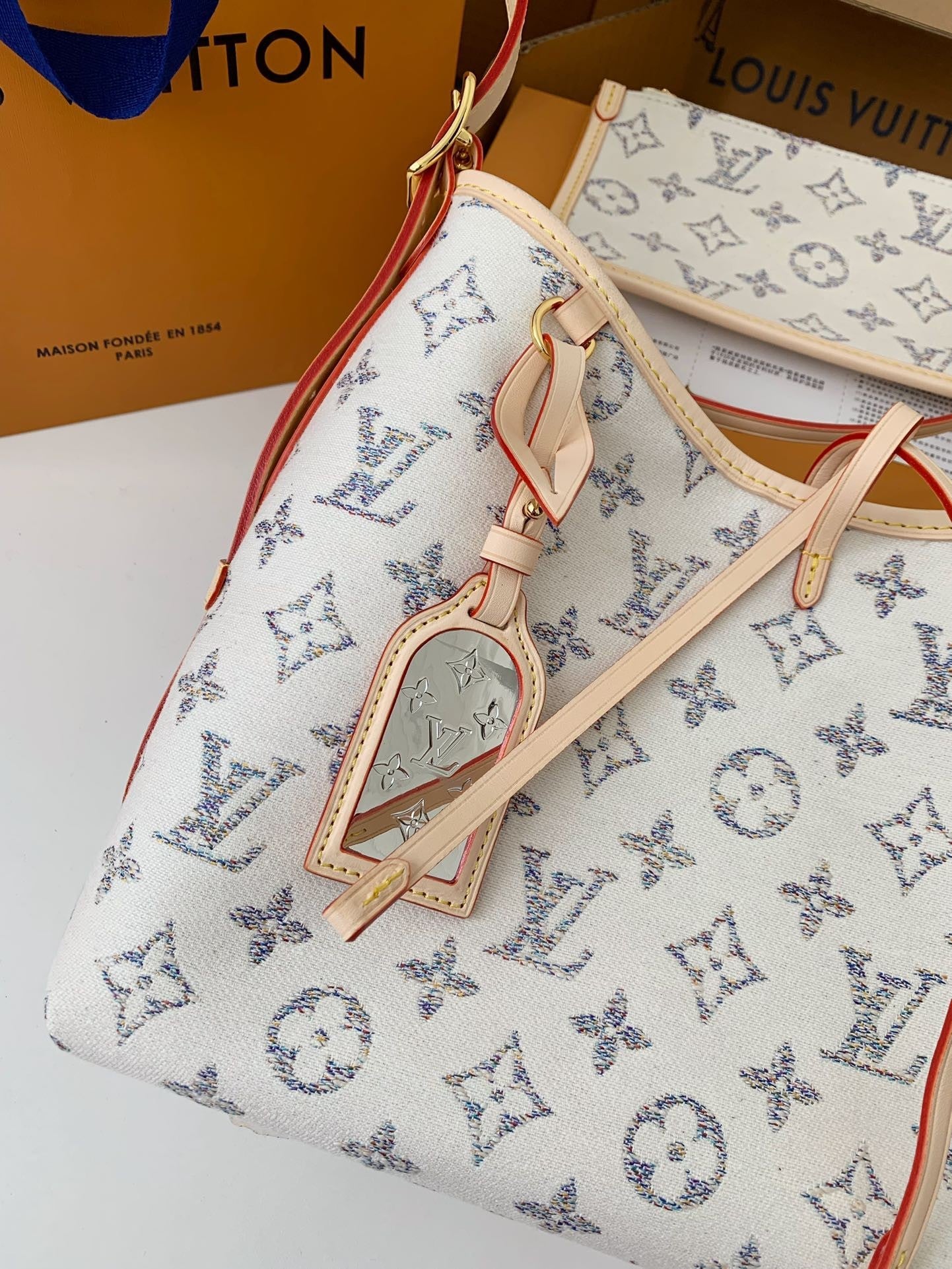 Style Carryall Small Handbag