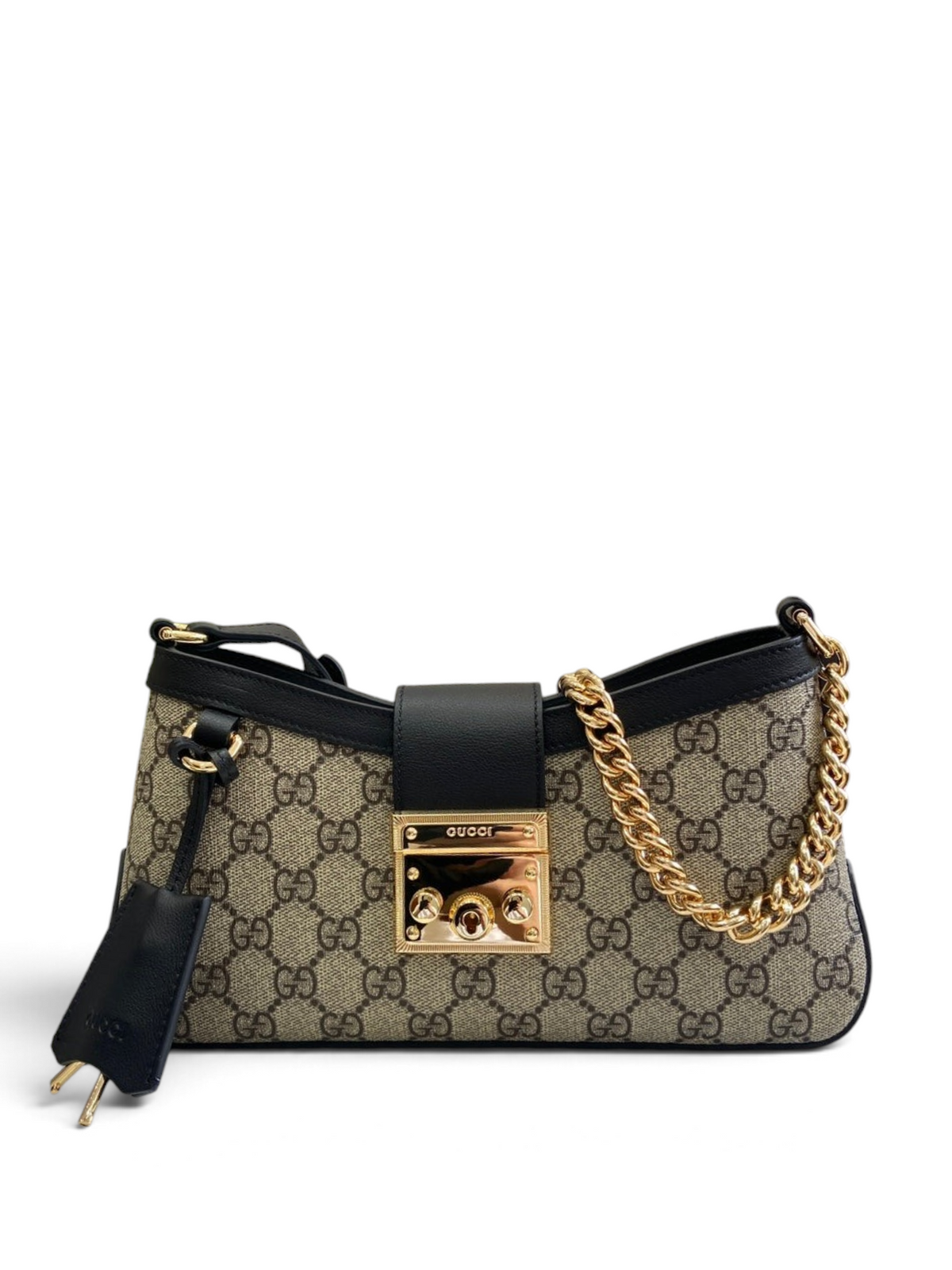 SWORD LUXURY Gucci Padlock mini omuz çantası, GG Supreme kanvas, siyah deri detaylar ve altın zincir askılı.