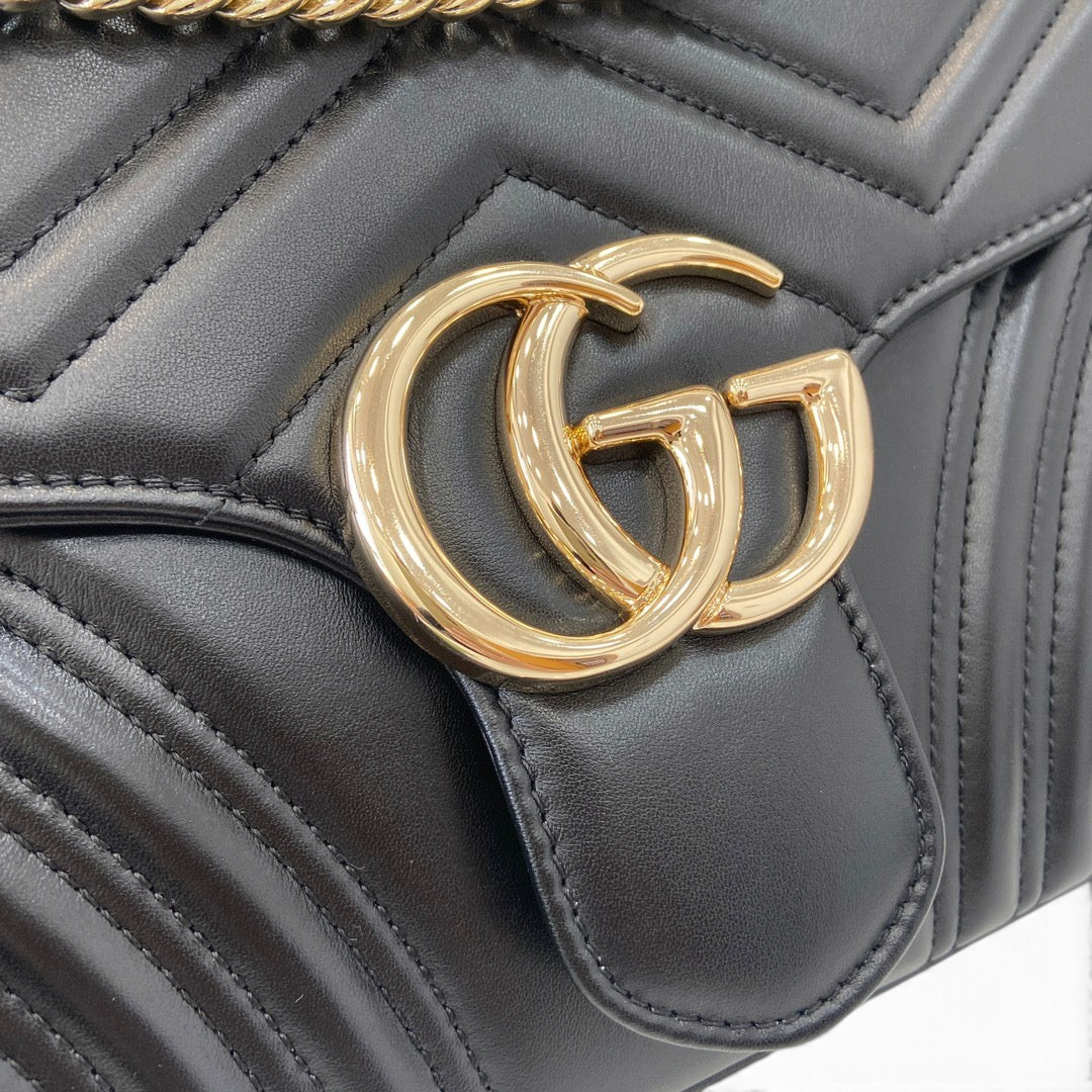 SWORD LUXURY Marmont siyah matelasse deri çanta, altın rengi Double G logo ve zincir detaylı.