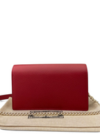 SWORD LUXURY Blondie Mini Bag, kırmızı dokulu deri, altın zincir askılı ve şık tasarımlı lüks çanta.