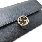 SWORD LUXURY Blondie mini çanta, altın renkli GG logolu siyah dokulu deri tasarım