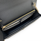 SWORD LUXURY Blondie Mini Bag, siyah dokulu deri iç kısım, altın fermuarlı bölme ve kart yuvaları ile detaylandırılmış.