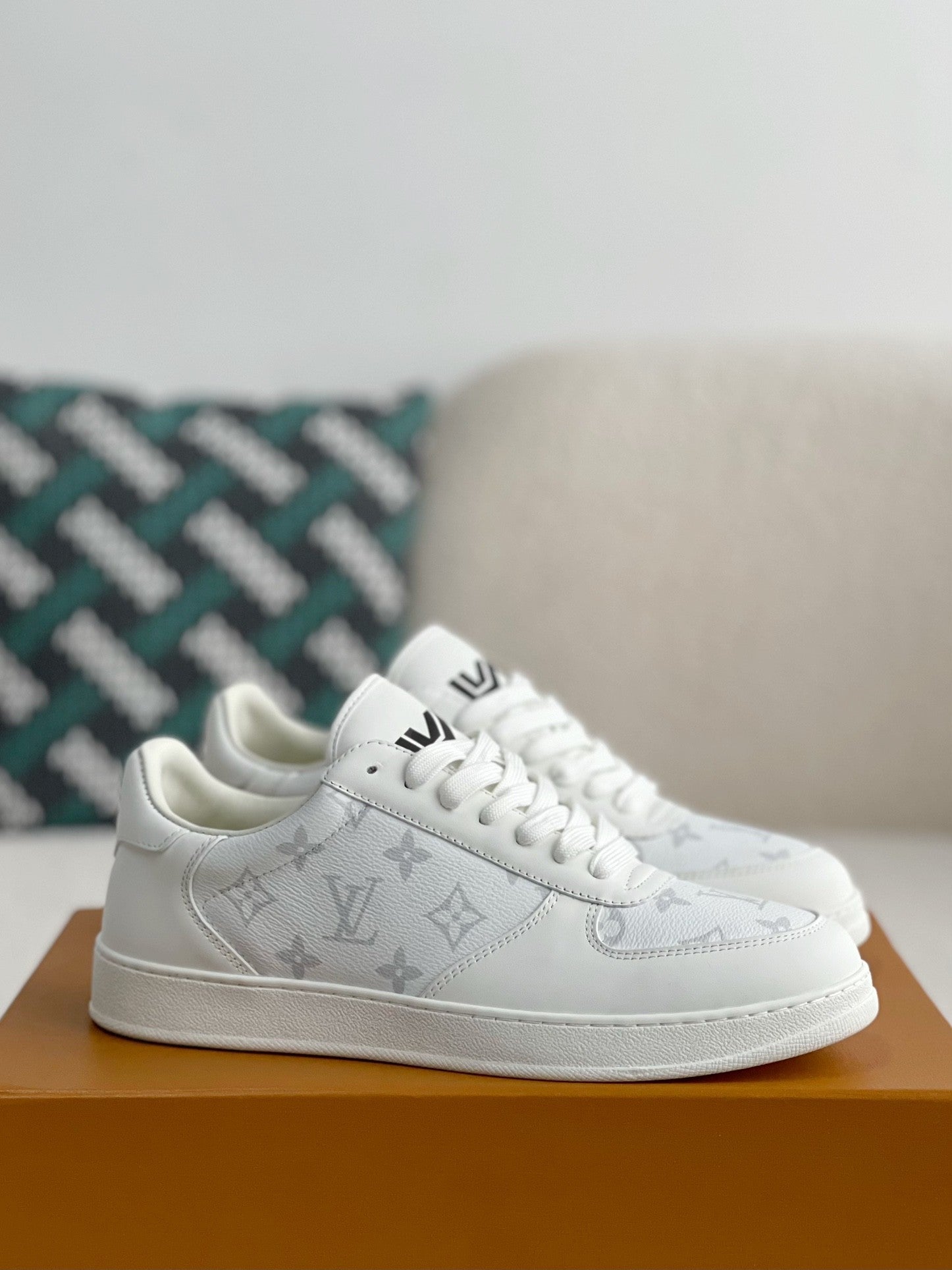 Rivoli Sneaker