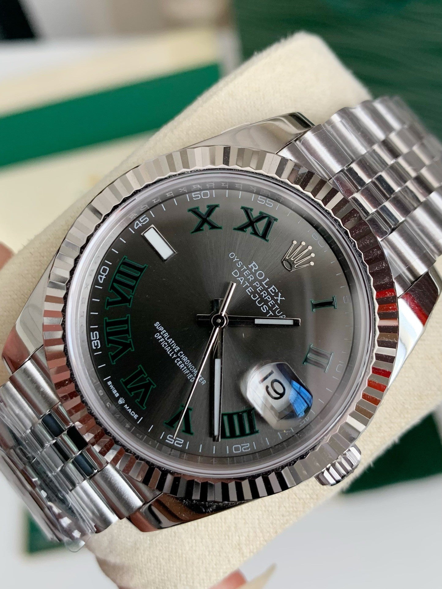 Oyster Perpetual Datejust 41mm – Slate Grey Dial, Roman Numerals