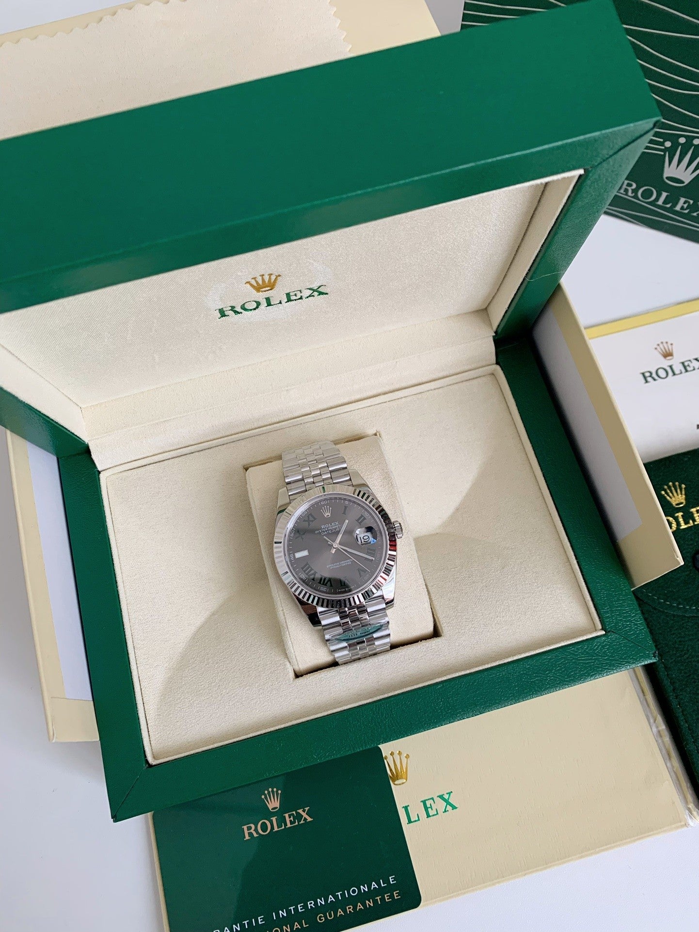 Oyster Perpetual Datejust 41mm – Slate Grey Dial, Roman Numerals