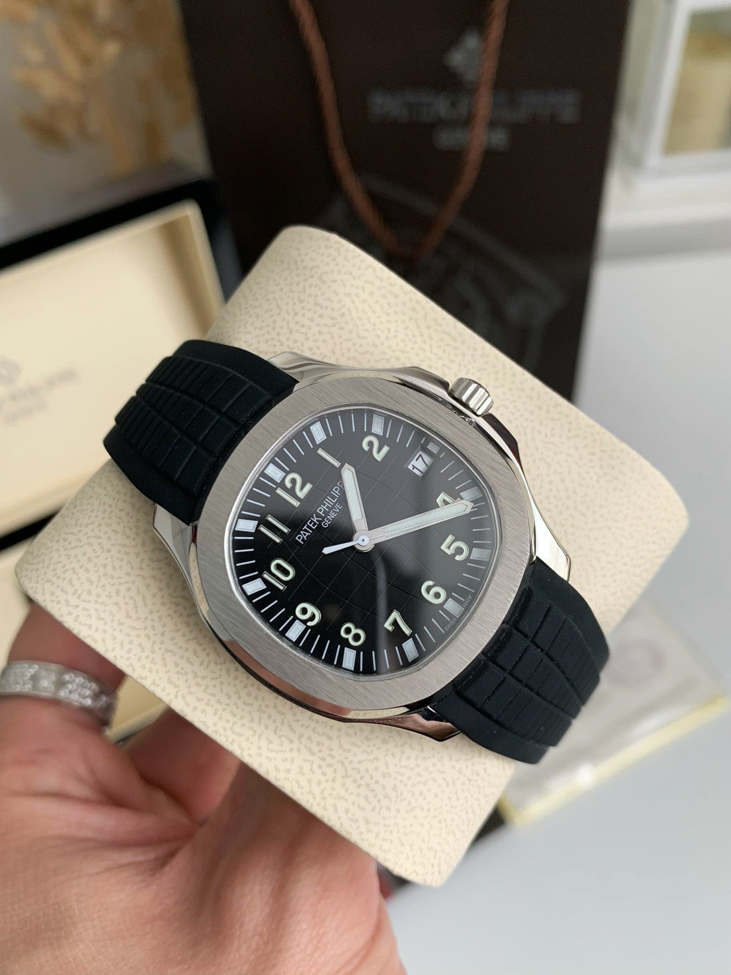 Aquanaut 5167R Custom Automatic – Black Dial, Rubber Strap | 40mm