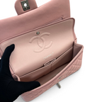SWORD LUXURY Chanel lila kuzu derisi kapitone çanta iç detayı ve CC logolu deri astar