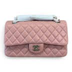 SWORD LUXURY imzalı, elmas kapitone desenli, lila rengi kuzu derisi Chanel Classic Double Flap çanta.