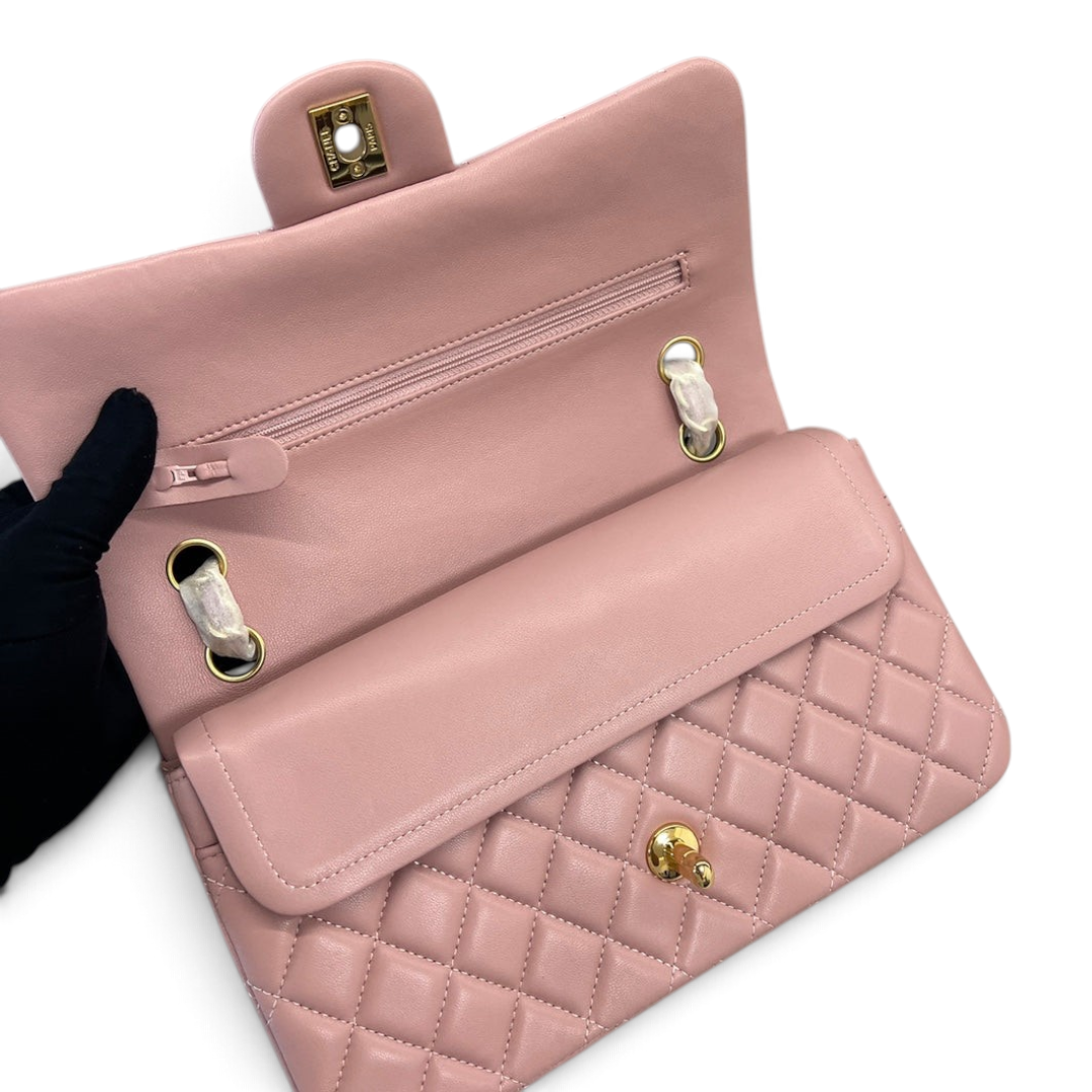 SWORD LUXURY Chanel lila rengi kapitone kuzu derisi çift kapaklı çanta, altın donanımlı iç detaylar