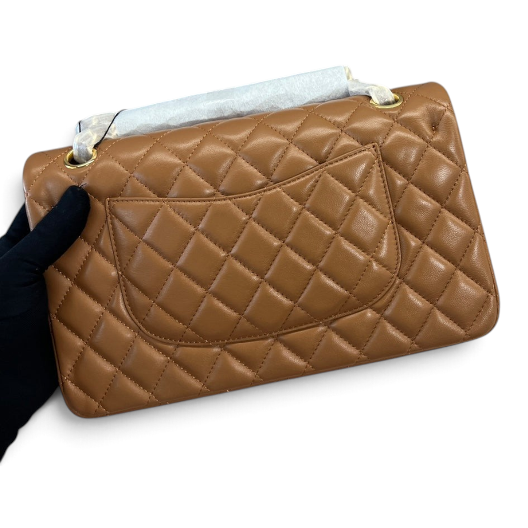 SWORD LUXURY taba rengi kapitone lambskin deri Chanel klasik çanta arka görünümü