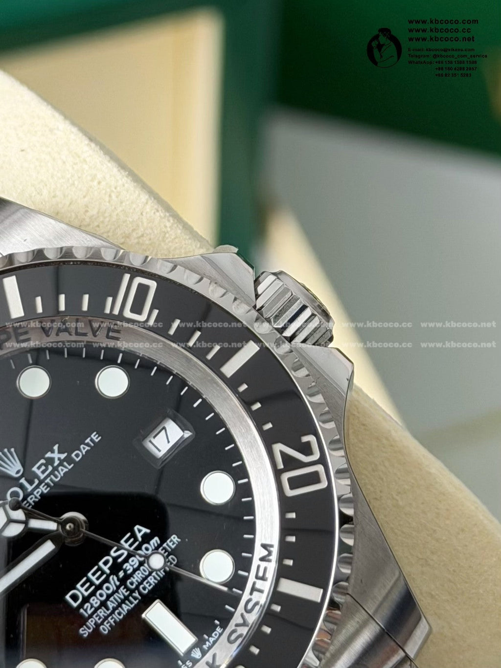 Sea-Dweller Men's Watch 44mm – Image 9