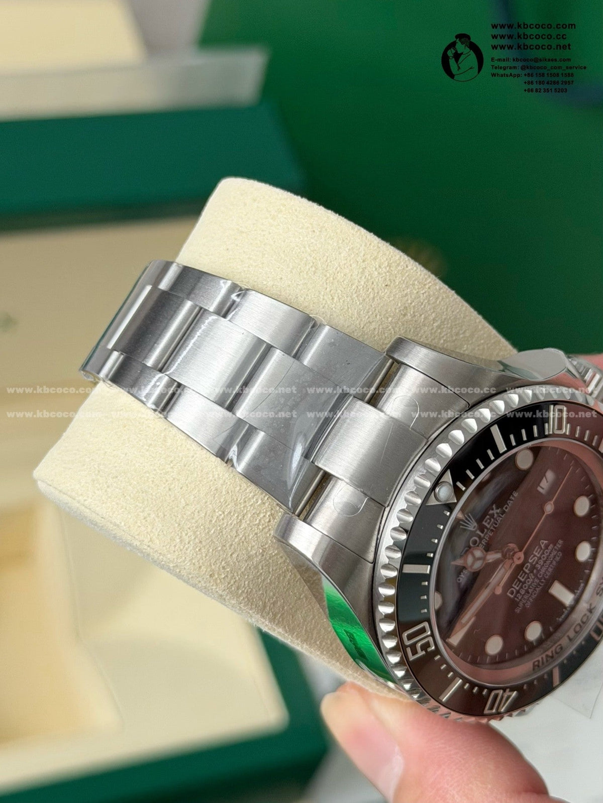 Sea-Dweller Men's Watch 44mm – Image 10