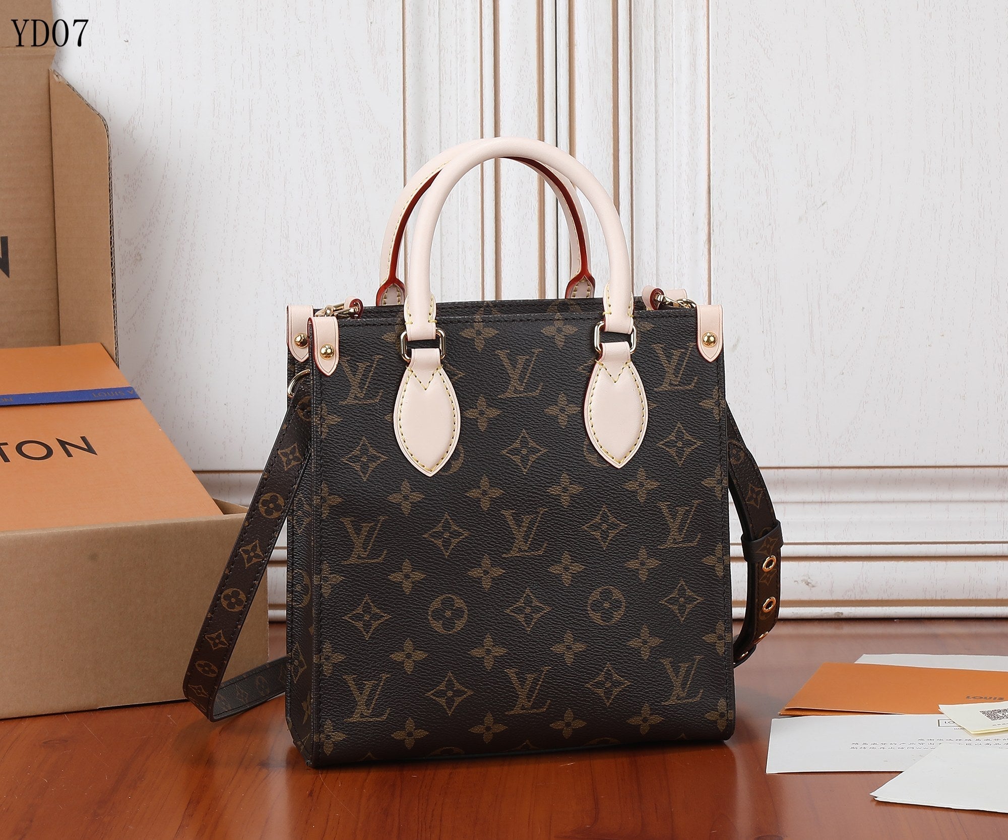 Monogram Sac Plat BB