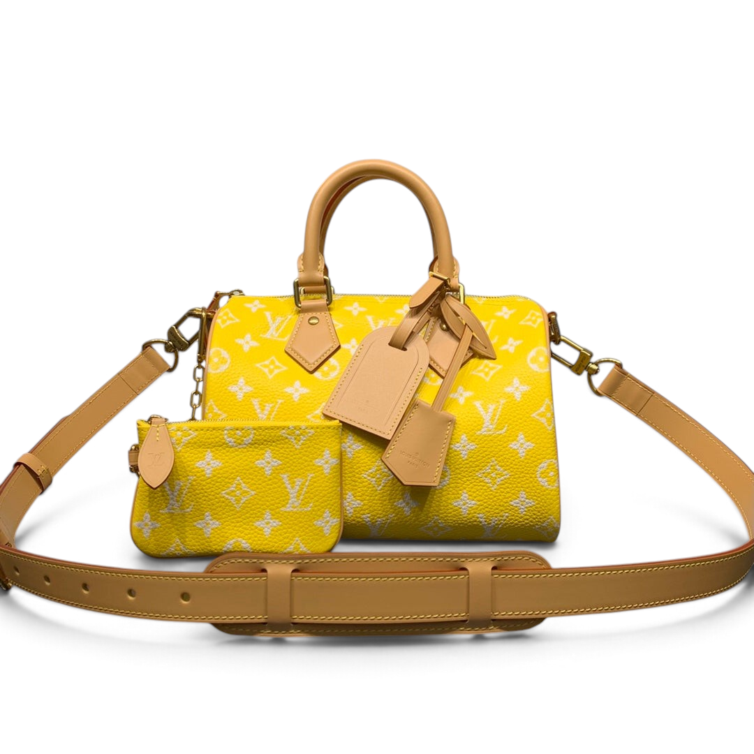 SWORD LUXURY sarı monogram kabartmalı deri Speedy Bandoulière 25 çanta, altın donanım ve çıkarılabilir omuz askısı.