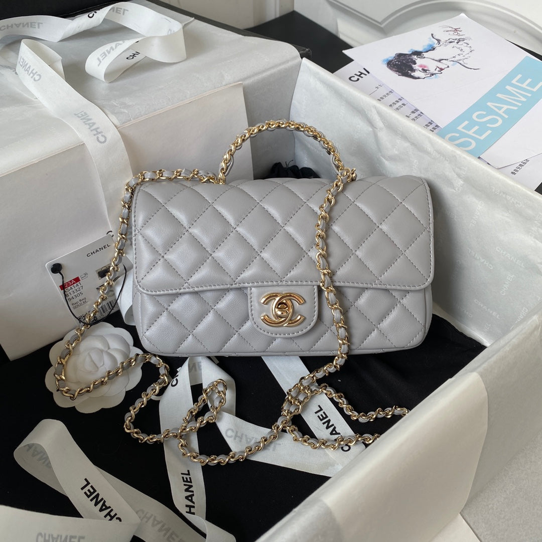 Diamond Top Handle Flap Bag 21 cm