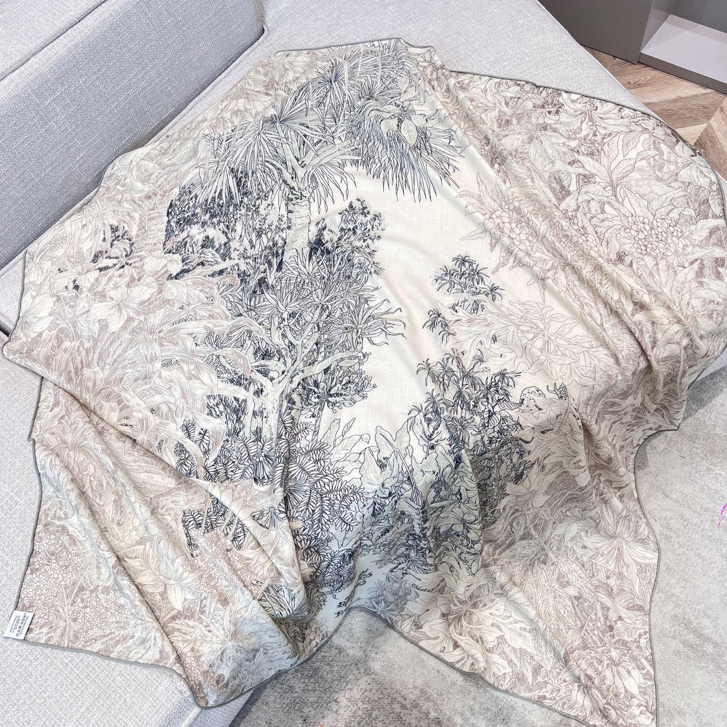 “Francois Houtin” Botanical Garden Cashmere & Silk Shawl 136 x 137 cm
